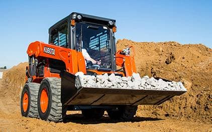 Skid Steer Loader Tips – How to Operate a Skid Steer Loader