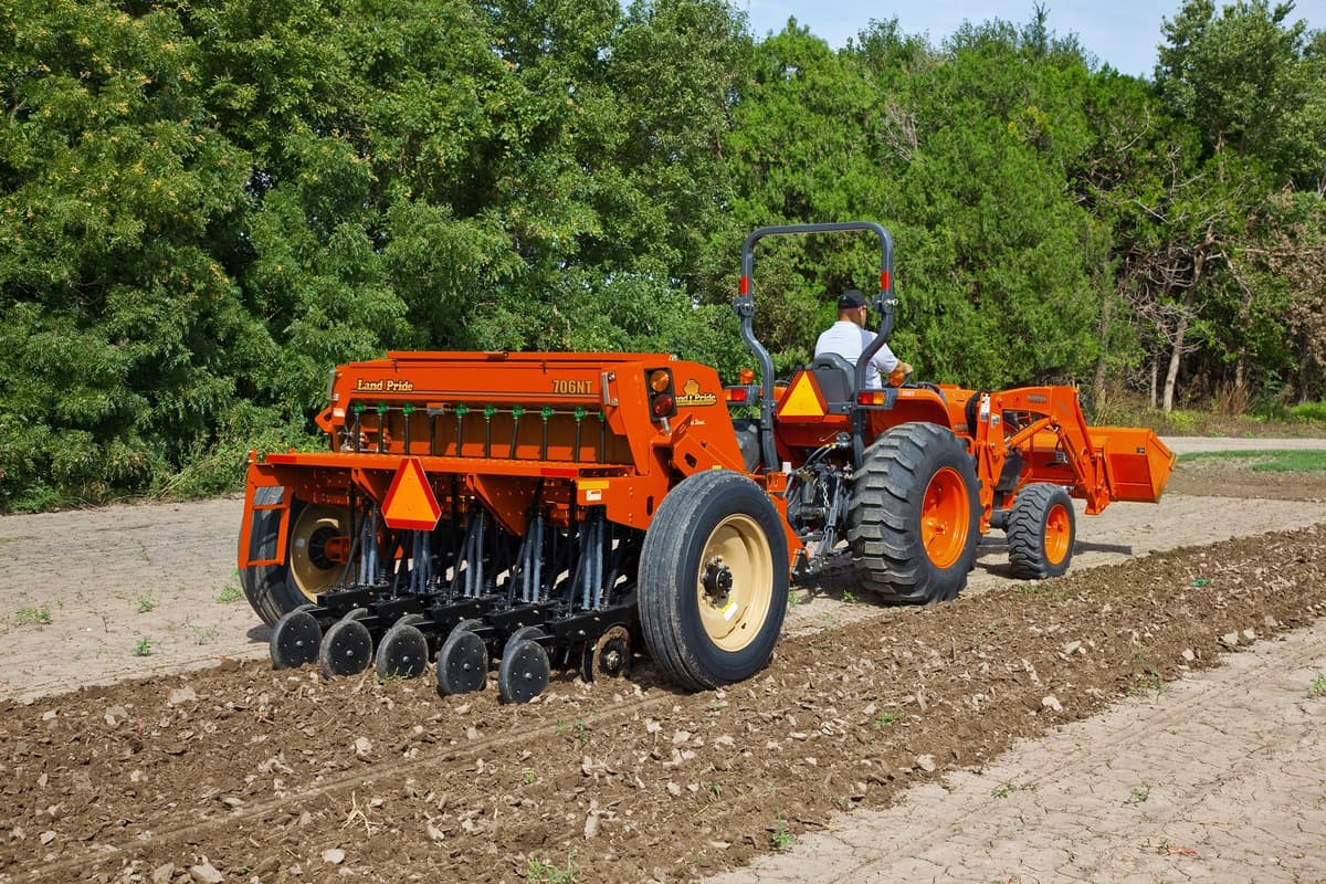 706NT & 1006NT END-WHEEL NO-TILL DRILLS