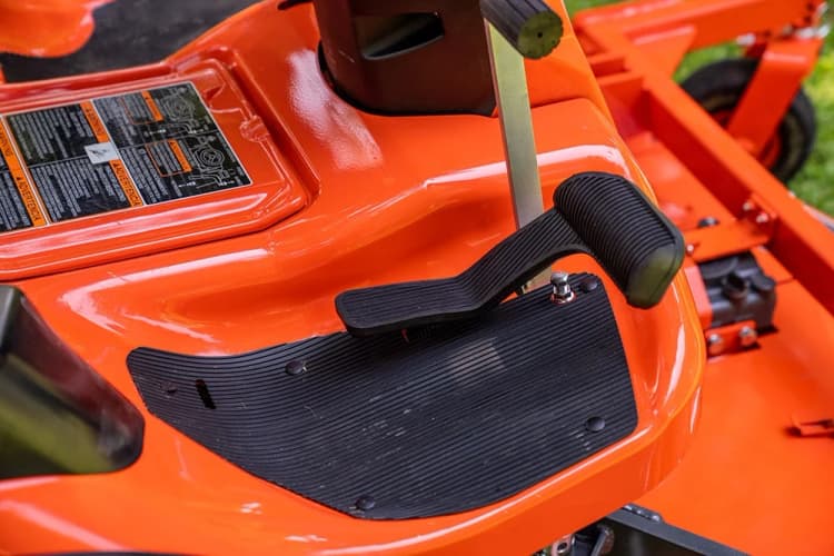 Hydrostatic Transmission (HST) Hydrostatic Transmission (HST)